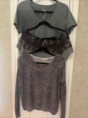 BUNDLE of 3  Women's Tops ❤️